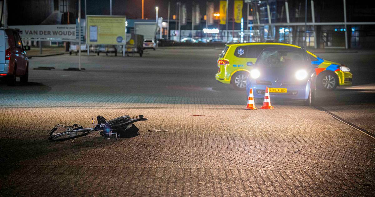 Man op elektrische fiets raakt ernstig gewond bij harde aanrijding in Doetinchem - De Gelderlander.