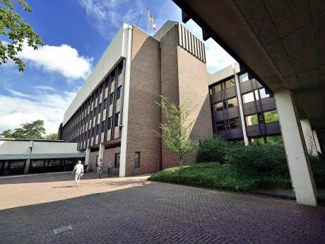 Tijdelijk stadskantoor van Roosendaal mogelijk toch op twee locaties: ‘Risico op parkeeroverlast verkleinen’