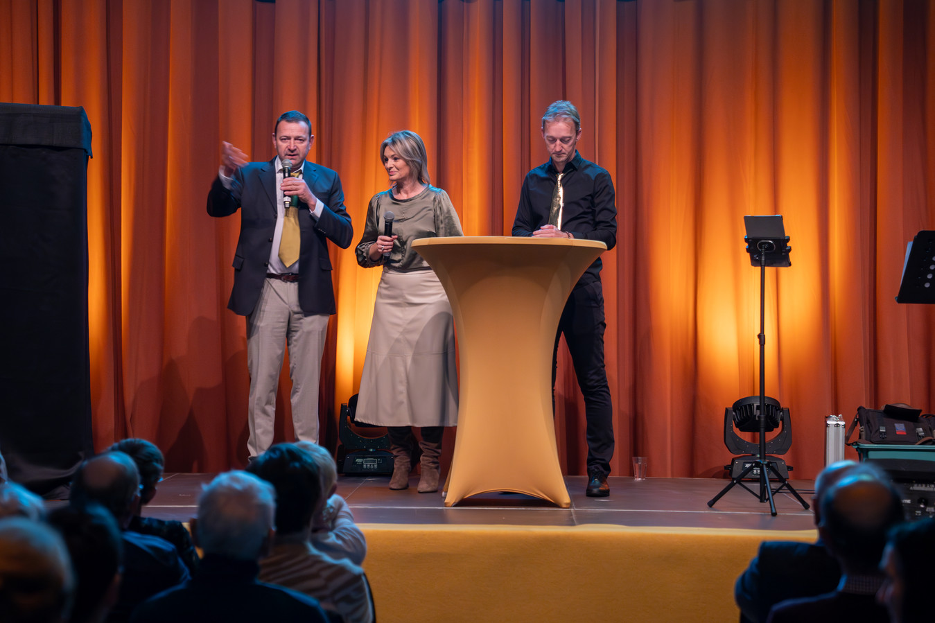 SintTruiden zet 350 vrijwilligers in de bloemetjes met feest Foto hln.be