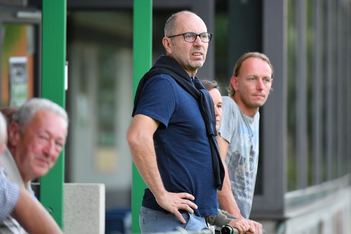 Voorzitter Jos Donvil kijkt met vertrouwen naar de toekomst van Wambeek-Ternat.