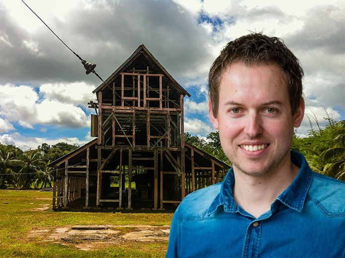De voormalige droogschuur van de koffieplantage Peperpot in Suriname, die vanaf 1793 door een erfenis eigendom werd van de familie De Vos van Steenwijk.