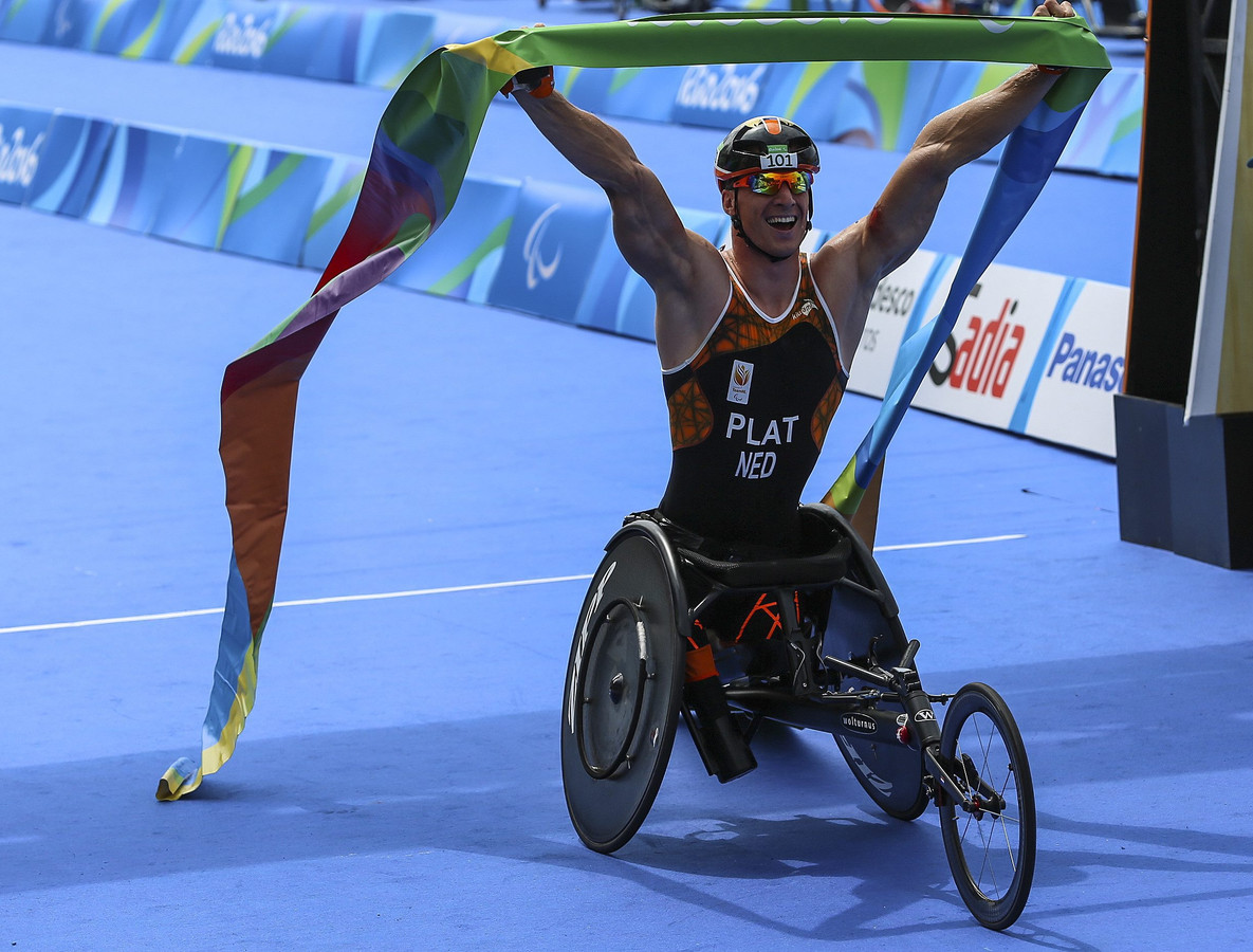 Handbiker Jetze Plat pakt brons op de weg | Foto | tubantia.nl
