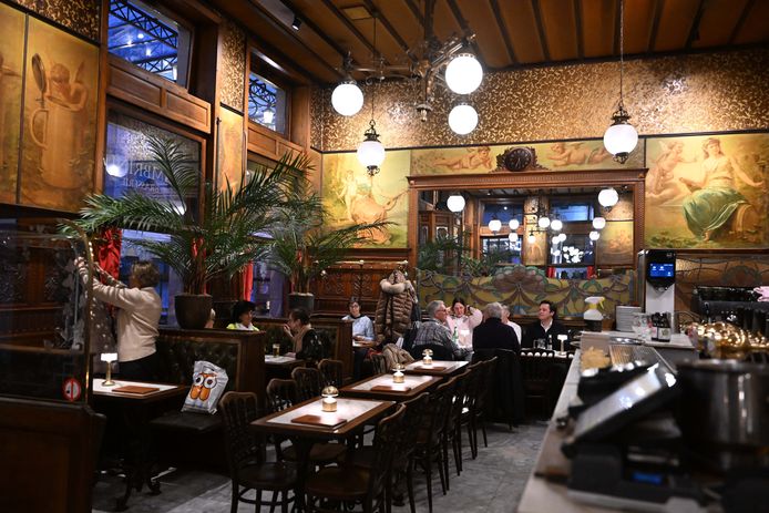 Gambrinus in Leuven heeft een interieur uit de 19de eeuw en dat is echt uitzonderlijk.