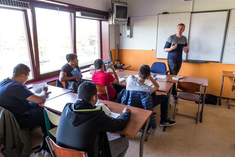 De stad komt volgens een rapport van het ministerie van onderwijs bijna 181 fte tekort in het middelbaar onderwijs. Beeld Rink Hof