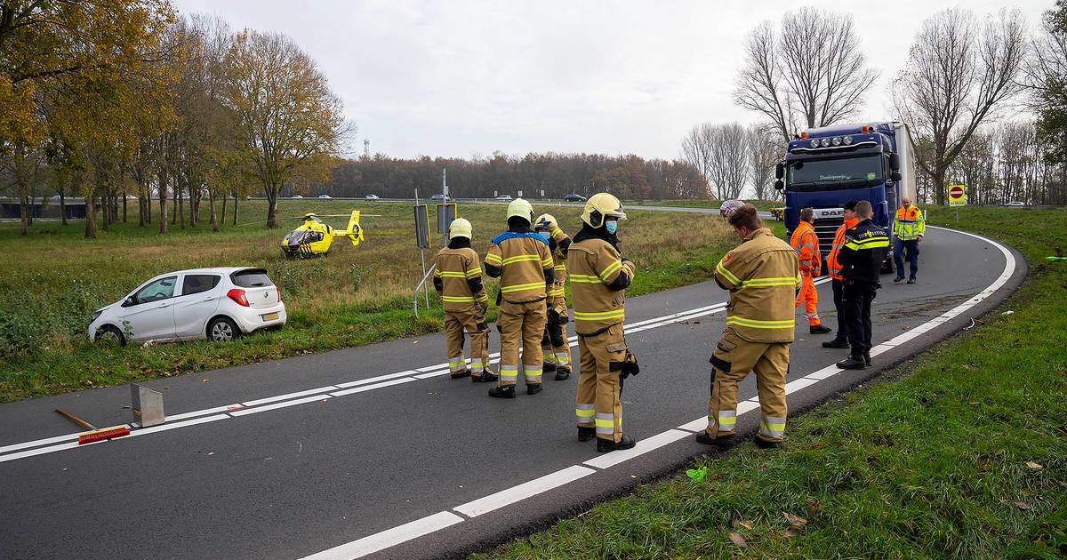 Michel (44) picked up litter just there, a car flies out of the corner |  Oss