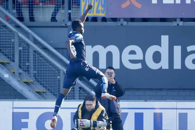 Overtuigende en belangrijke zege Vitesse in Emmen