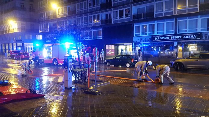 De brandweer bij het Europacentrum in Oostende.