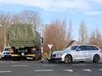 Een vrachtauto en personenauto zijn zaterdagochtend gebotst op de Schijndelsedijk bij Boxtel.