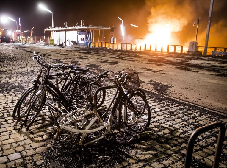 Roerige jaarwisseling in Nederland vuurwerk eist