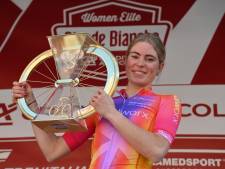 Demi Vollering krijgt gunfactor in Strade Bianche na ‘relletje’ met ploeggenoot: ‘Het was al snel weer goed’