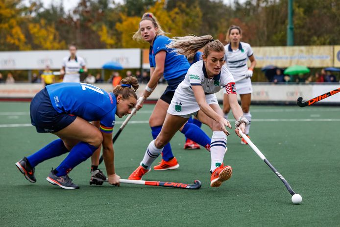 Kiki van der Kreek (links) scoorde tweemaal tegen Alecto. (archieffoto)