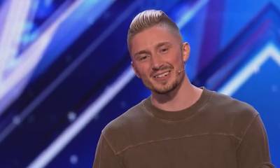 Illusionist verbijstert publiek met bizarre goocheltruc