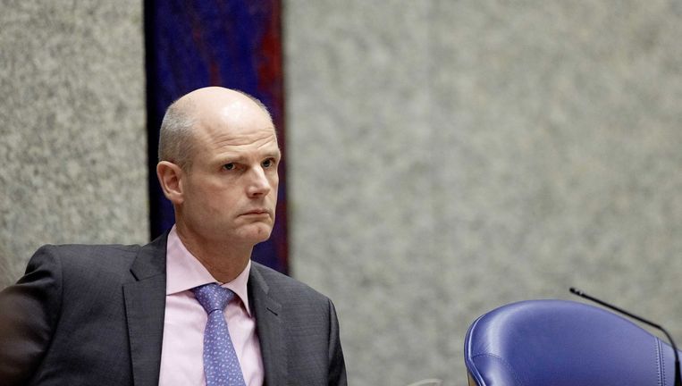 'Blok heeft ook een element toegevoegd: nu schrijft hij op verzoek van zijn collega Opstelten van justitie dat de beperkingen extra belangrijk zijn om ook de concentratie van mogelijke jihadisten tegen te gaan.' Beeld ANP