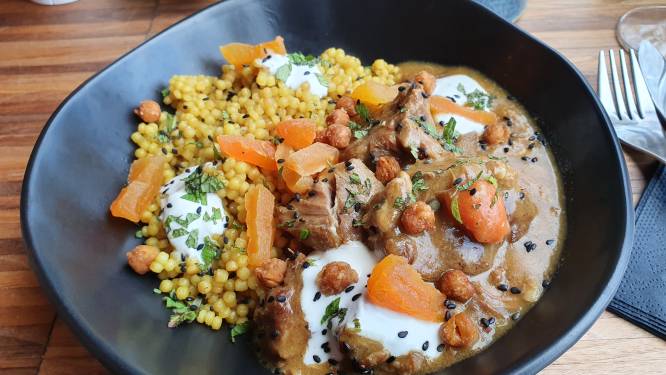 RESTOTIP. Eetcafé De Pavo: “Nieuwkerken ontdekken op het bord en vanuit het raam”
