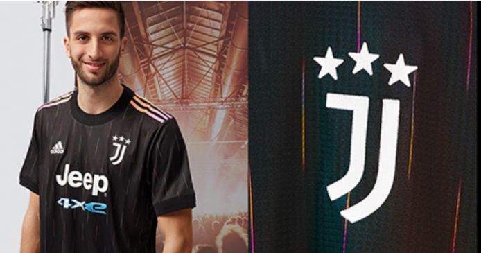 Het nieuwe uitshirt van Juventus.