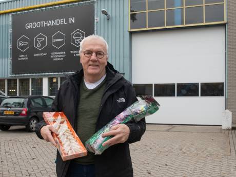 Na 51 jaar (!) stopt Evert (65) met de verkoop van vuurwerk: ‘Op deze manier is het niet leuk meer’