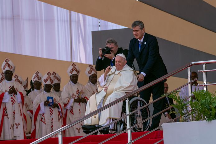 Franciscus na afloop van de openluchtmis in Kinshasa.