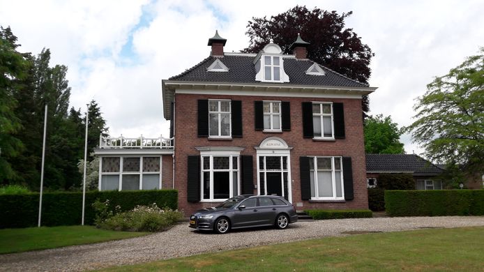 Huize Adriana waar Brouwersnös wordt gevestigd.