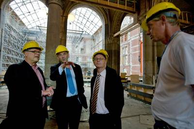 Stedelijk Museum vindt tijdelijke directeur