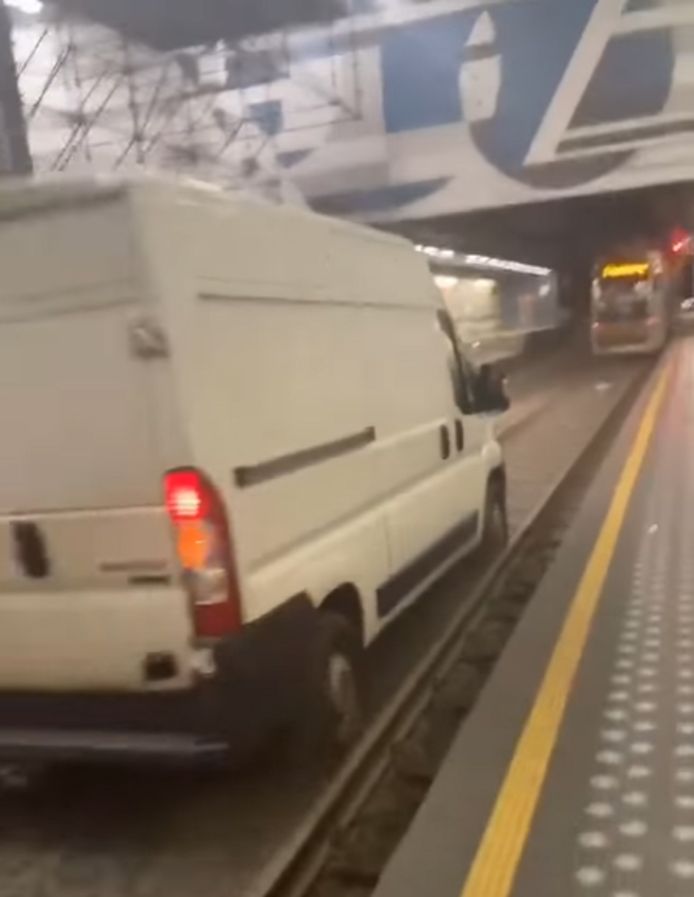Scène surréaliste à la station Diamant