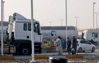 Drie doden bij ontploffing olietanks in Abu Dhabi na vermoedelijke droneaanval