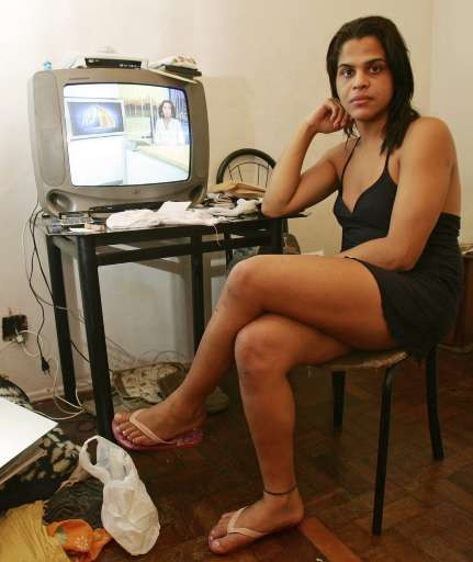 Andreia Albertine (en réalité André Luiz Ribeiro Albertino, un travesti de 21 ans).