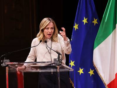 “Voici la conn*** de Meloni”: la Première ministre italienne salue un détracteur à sa manière