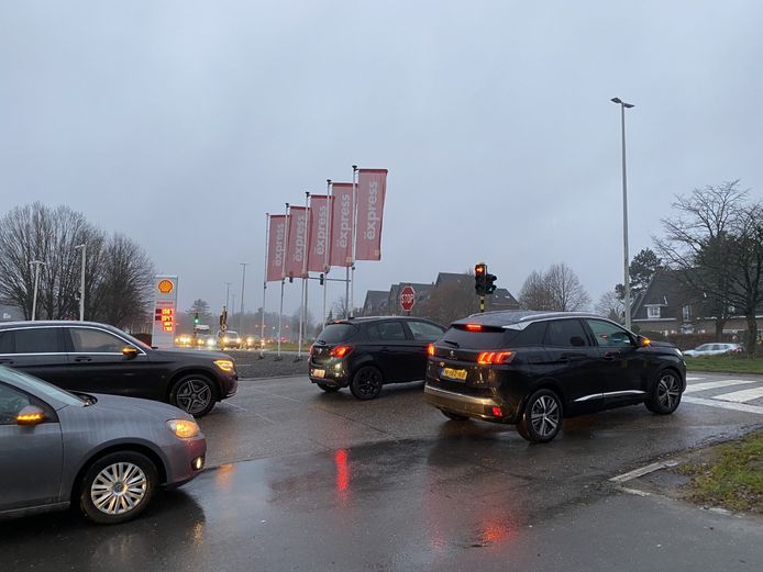 De files aan de uitrit van Carrefour hebben al tot verkeersagressie geleid