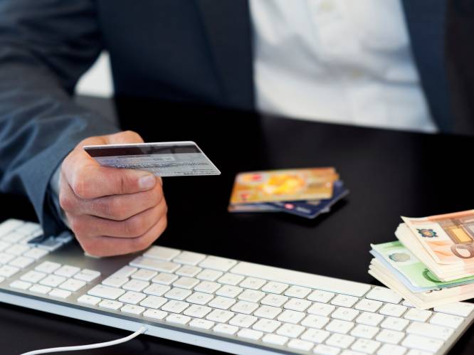 Online fraude is booming business, nieuwe campagne waarschuwt: "trap niet in de val”