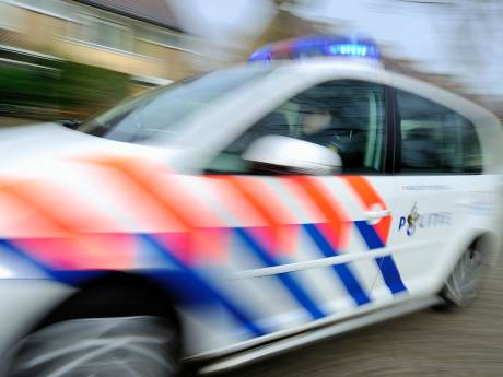 Automobilist met drugs op probeert met hoge snelheid over vluchtstrook A58 te ontsnappen aan politie