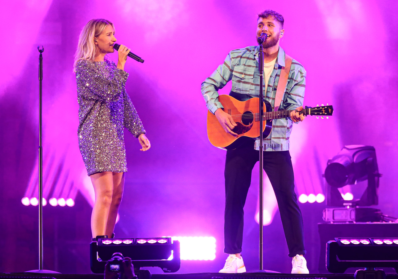 Is dit de nieuwe monsterhit van Suzan en Freek? ‘Een zomers liedje met positieve vibes’ Foto