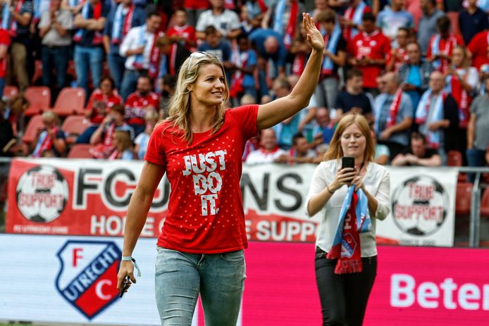 Dafne Schippers wordt gehuldigd in Stadion Galgenwaard voor FC Utrecht - Zenit.