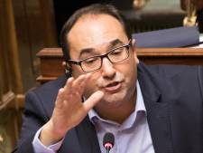 Un "gouvernement de menteurs" qui a fait des "chèques en blanc au grand patronat"