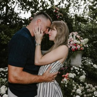 Waarom liggen we wakker van de verloving van Taylor Swift en waarover zal ze nu schrijven? ‘Het huwelijk leek haar ultieme doel’