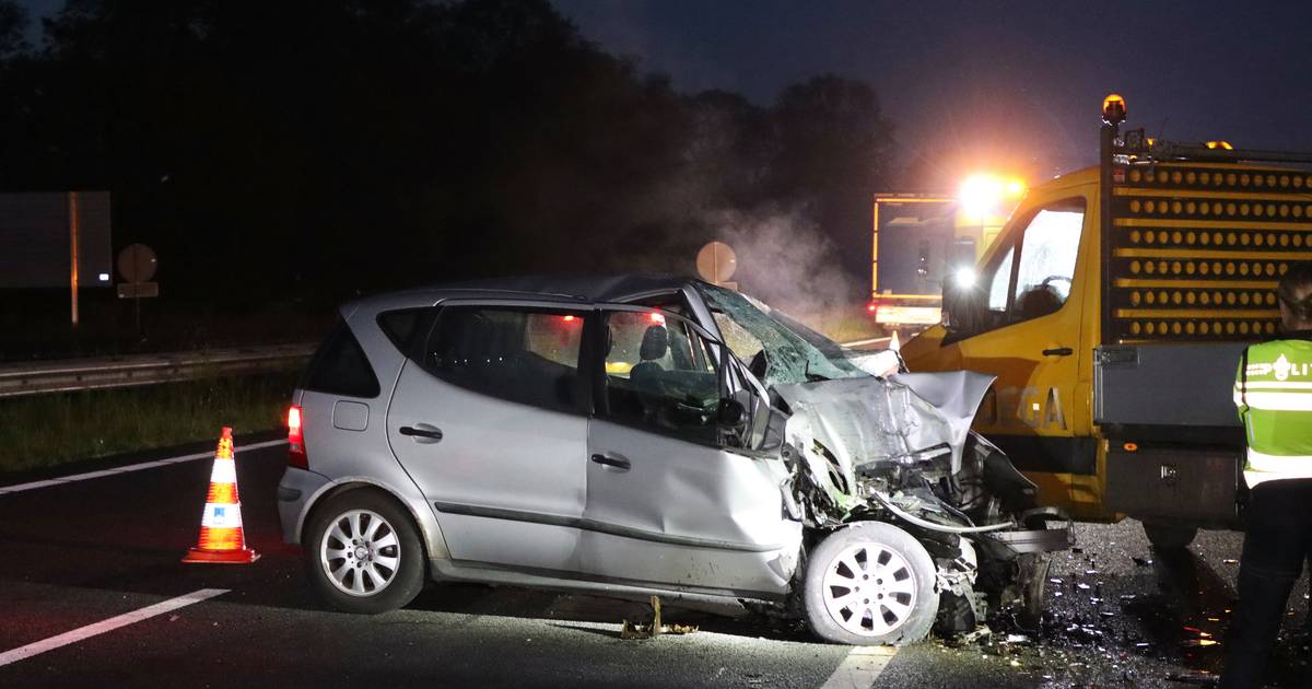 Ongeluk op A1 tussen Hengelo en Oldenzaal, één rijstrook afgesloten.