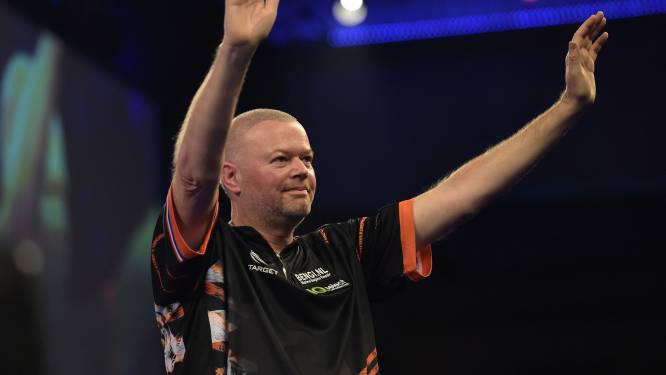 Raymond van Barneveld lijstduwer in Den Haag: ‘Bullseye als je op deze prachtige partij gaat stemmen’