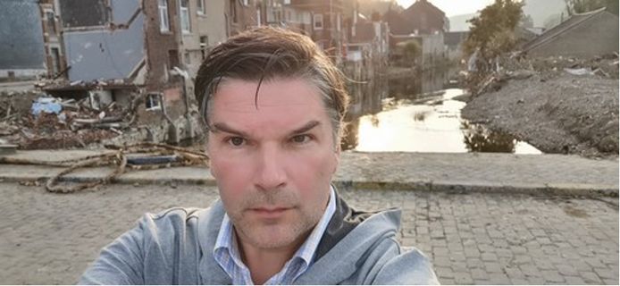 Filip Vanden Berghe vanuit Wallonië: "Ik ben enorm getroffen door wat ik hier zie. Dit kan in Brugge ook gebeuren."