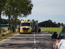 Twee gewonden bij frontale botsing bestelbus en auto in Toldijk