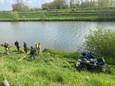 De hulpdiensten op de plaats van het ongeval, langs de Brugse Vaart in Aalter.