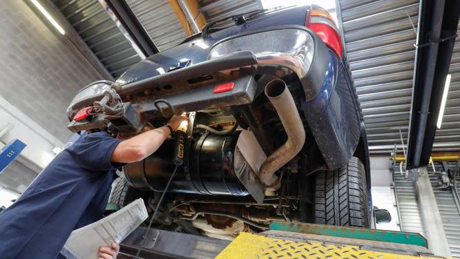 Politie onderzoekt incident tussen klant en medewerker in autokeuring 