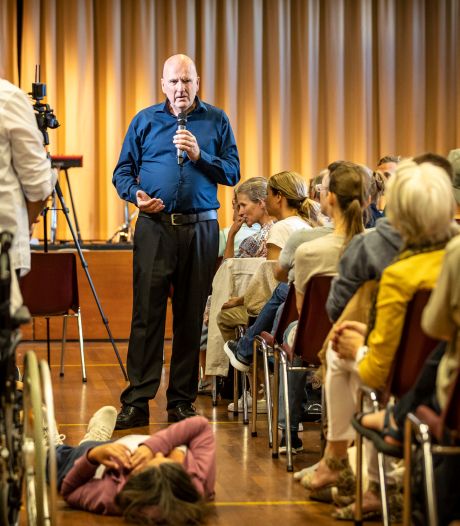 Honderden gelovige Europeanen in Notter voor miracle meeting: ‘Er zijn wonderen verricht, er zijn mensen genezen’