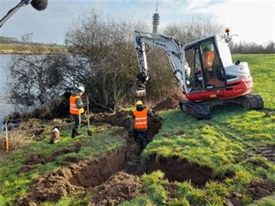 Bever graaft bij Haren 15 meter dijk kapot