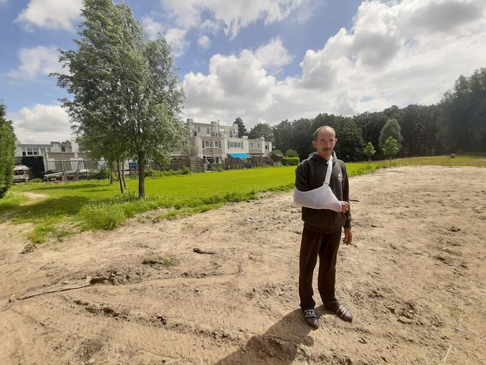 De dieren van Steffen Pieper en zijn familie mogen niet meer op het stuk grond achter zijn huis staan.
