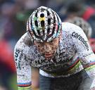 Van der Poel stoomt naar zege in Ruddervoorde: ‘Vanaf nu kan het alleen maar beter gaan’