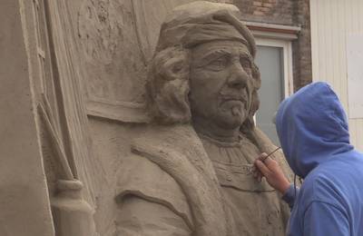 Zandkunstenaars halen alles uit de kast voor EK
