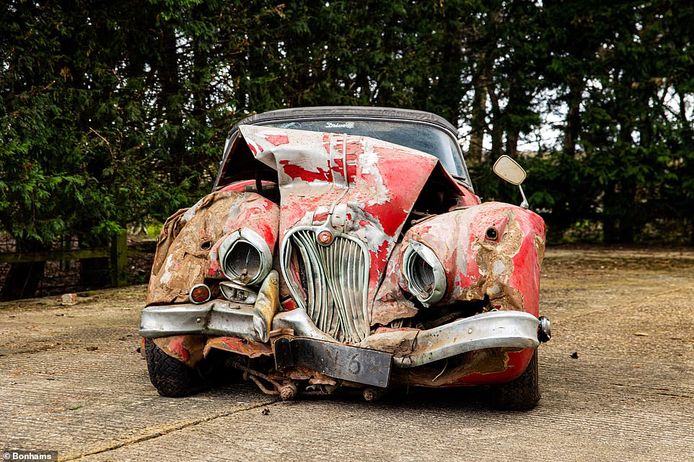 Jaguar XK150.