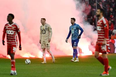Geen winnaar tussen Standard en KV Mechelen, match lag even stil door wangedrag Luikse fans