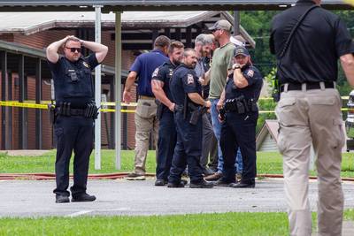 Un homme qui aurait tenté de pénétrer dans une école primaire d'Alabama est abattu par la police