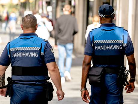 Onderbetaalde boa’s lopen bij bosjes weg, wethouder moet op zoek naar miljoen per jaar voor hoger loon 