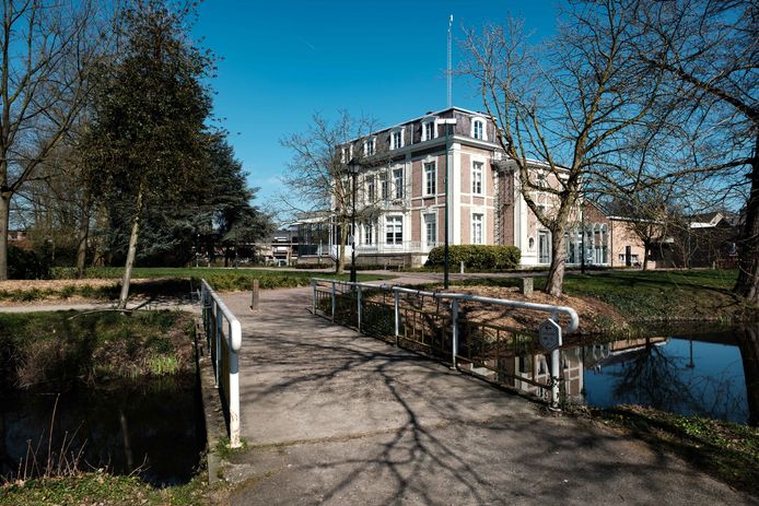 Het gemeentehuis in Lint blijft gesloten tot en met zondag 2 januari.